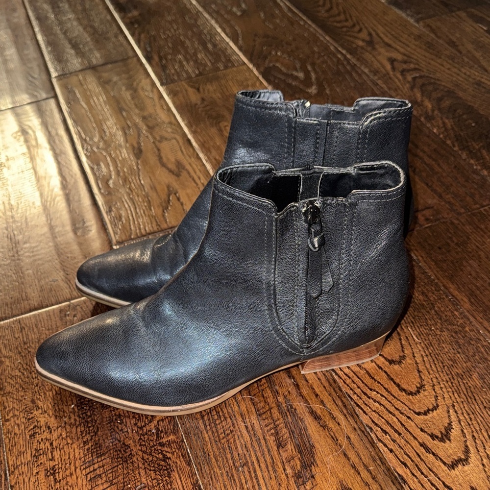 COLE HAAN Black Leather Ankle Boots Size 10.5 B